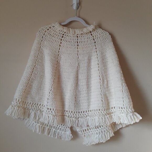 Handmade Crochet Fringe Button Front Off White Cape OSFM - Picture 4 of 7